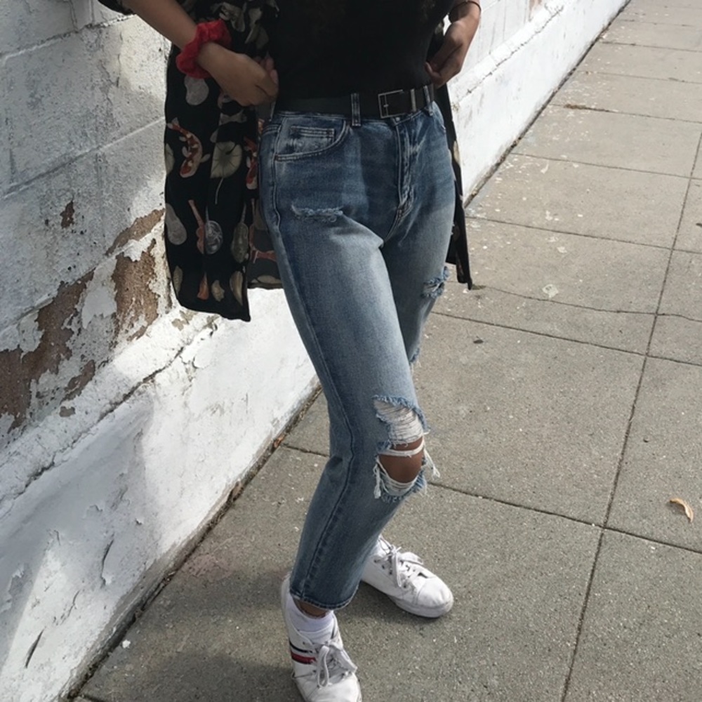 PacSun Ripped Mom Jean - Picture 6 of 6